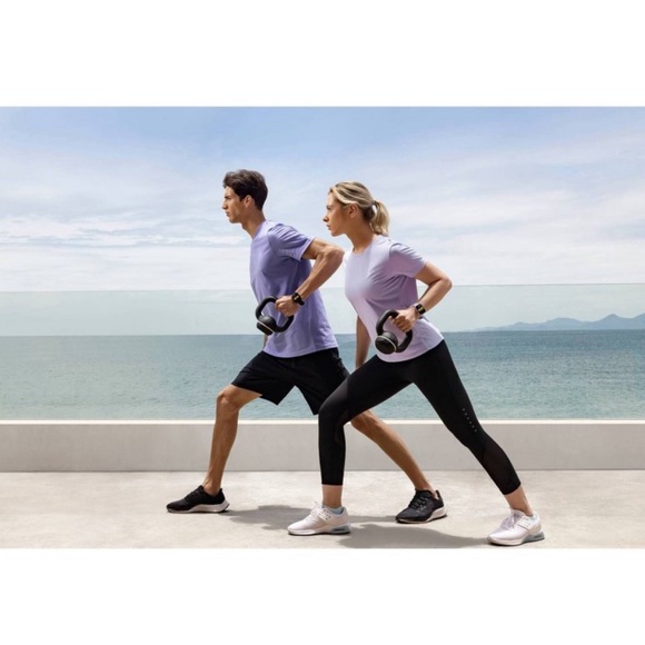 Amazfit Band 7 Smartwatch - Black - Picture 9 of 11